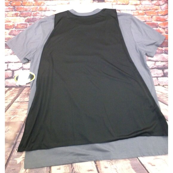 NWT Batman Graphic Tee Detachable Cape XL Shirt Cosplay Bat Belt - Picture 7 of 11